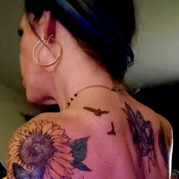 Meet your Posher, Rachael aka MAMABEAR!! #1BUYER - Picture 4 of 8